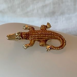 Enameled alligator brooch pin